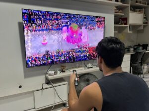 Acompanhe o Carnaval na TV: saiba como assistir os desfiles com áudio e vídeo de melhor qualidade