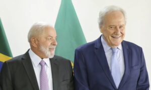 Lula nomeia Ricardo Lewandowski como ministro da Justiça em cerimônia de posse