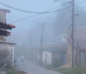 Neblina cobre São Luís na manhã desta segunda-feira,18