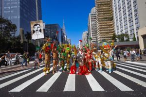 Avenida Paulista é surpreendida com as cores, as toadas e o brilho do São João do Maranhão