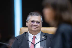 Flávio Dino aprova plano de transparência e libera parte das emendas parlamentares