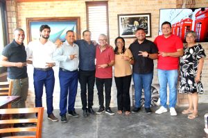 Vereador Leomar Pescados promove almoço de confraternização com prefeito, vereadores e deputado federal em Raposa